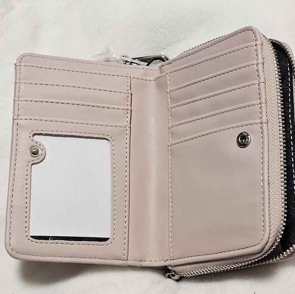 NWT Steve Madden Wallet Wristlet. - Picture 8 of 13
